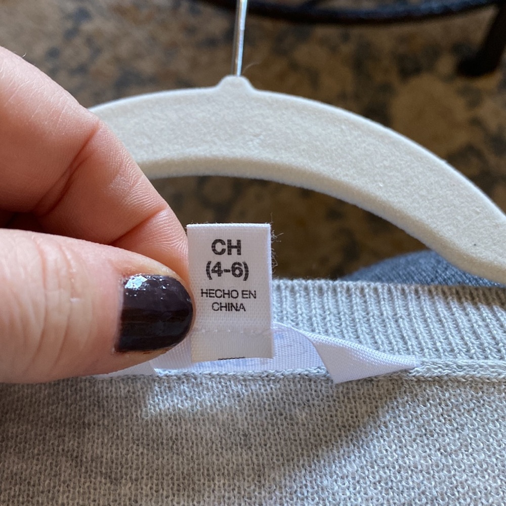 Ladies pull over “light “ sweater size S (but fits more like a M) gray/white - Picture 12 of 14